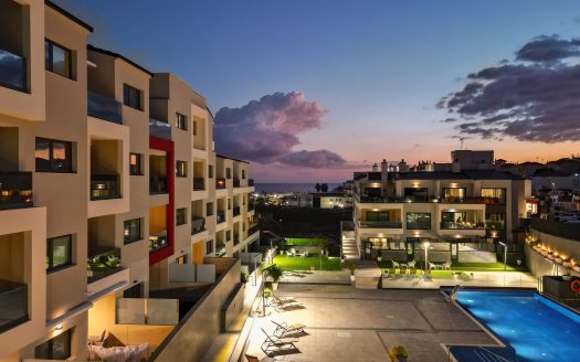 Spacious 3-Bedroom Apartment with Terrace and Pool Views in Arguineguín