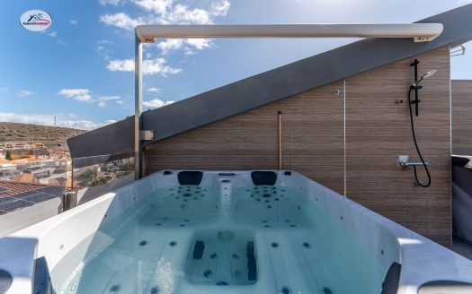 Exclusive apartment with large terrace and spectacular views