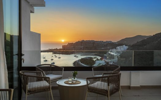 Rooftop infinity pool with palm trees and sea views at Palmera Sea View, Patalavaca, Gran Canaria